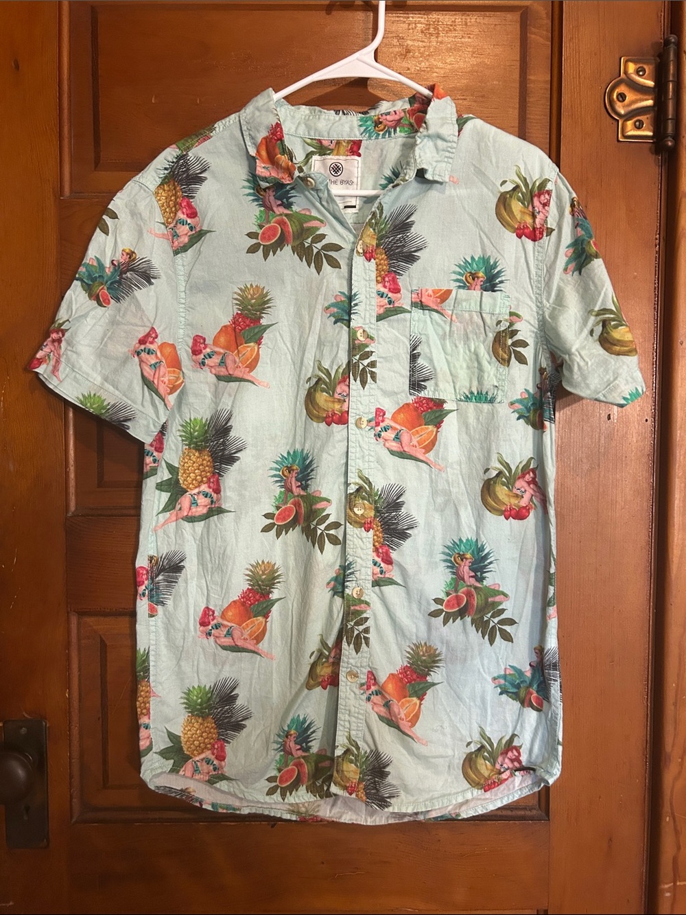 on the byas Light Blue Tropical Hawaiian Print Short-Sleeve Button-Up with girls